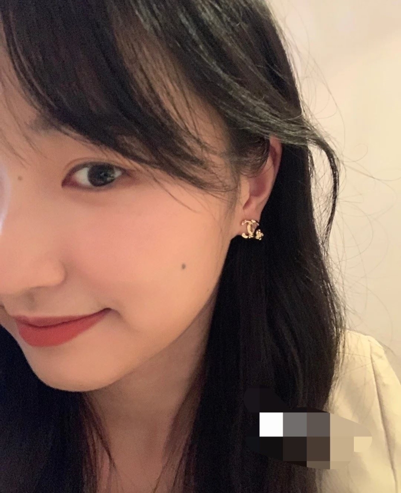 Ch**el earrings